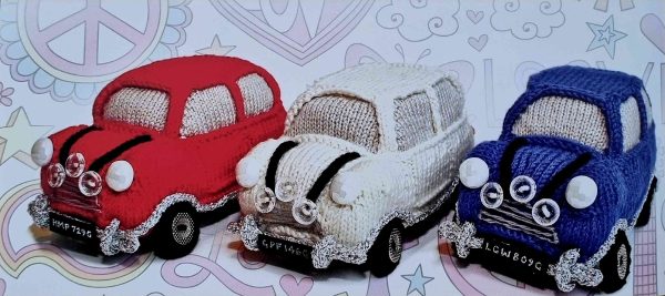 KNIT YOUR OWN BRITAIN by Jackie Holt and Ruth Bailey - Image 5
